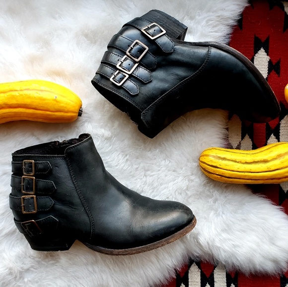 H By Hudson Shoes - H by Hudson Black Buckled Ankle Booties, Sz 40